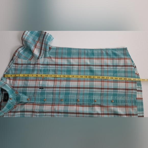 G.H. Bass & Co. Men's Buttondown, Shortsleeve Shirt - Picture 4 of 6